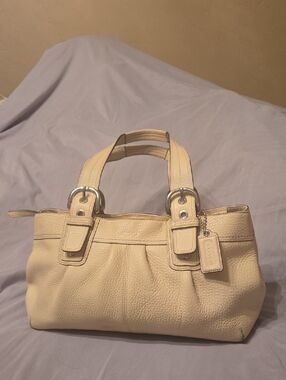 Authentic Coach Genuine Leather Zip Tote Handbag Cream F13732 - FCM 28